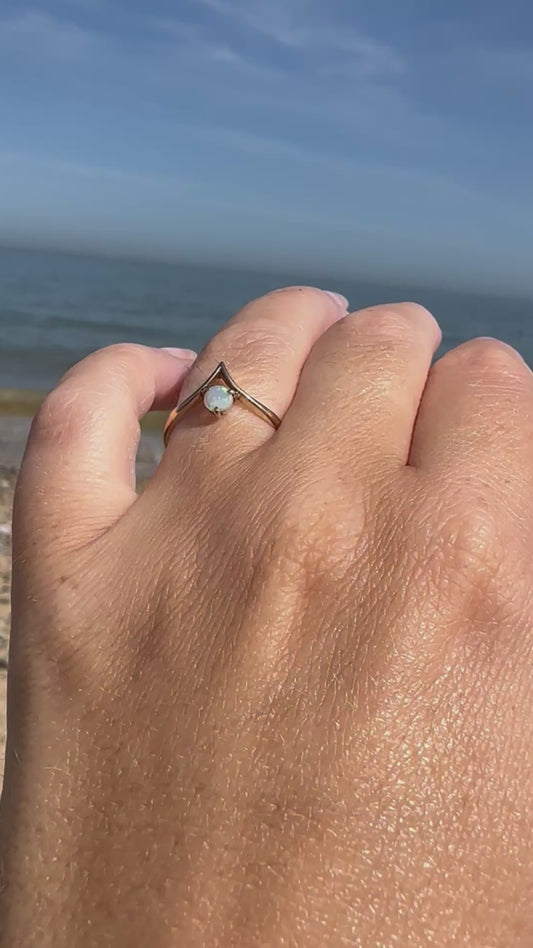 Vintage 9ct Gold Opal Wishbone Ring
