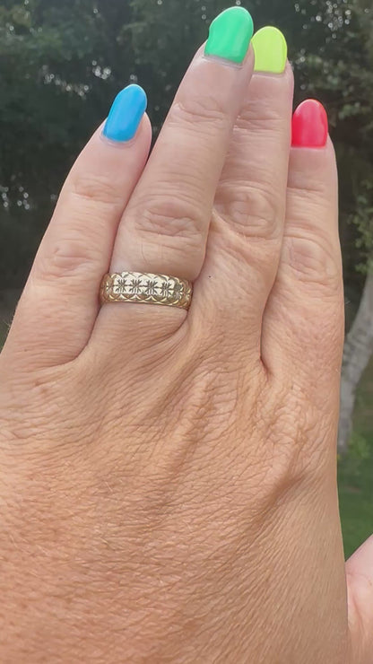 Vintage 9ct yellow Gold pattern band