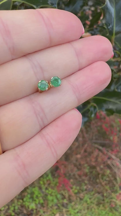 9ct Emerald Stud earrings