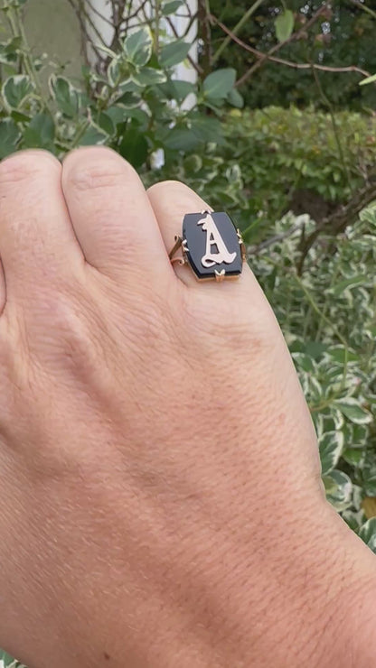 9ct Yellow Gold & Onyx A ring