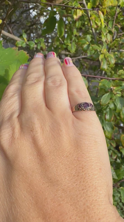 Antique 18ct Gold Garnet Ring