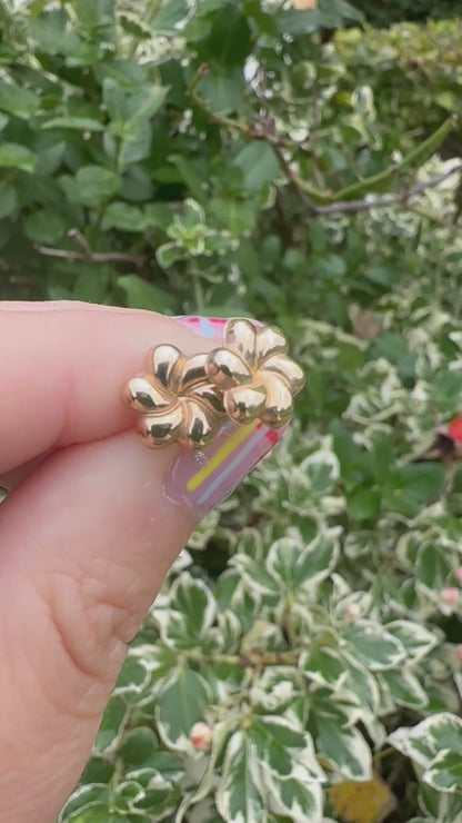 9ct Gold Puffy Flower Studs