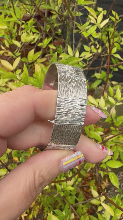 Sterling Silver 1970s hinged Bangle