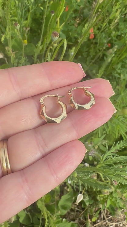 Vintage 9ct UnoAerre faceted hoops